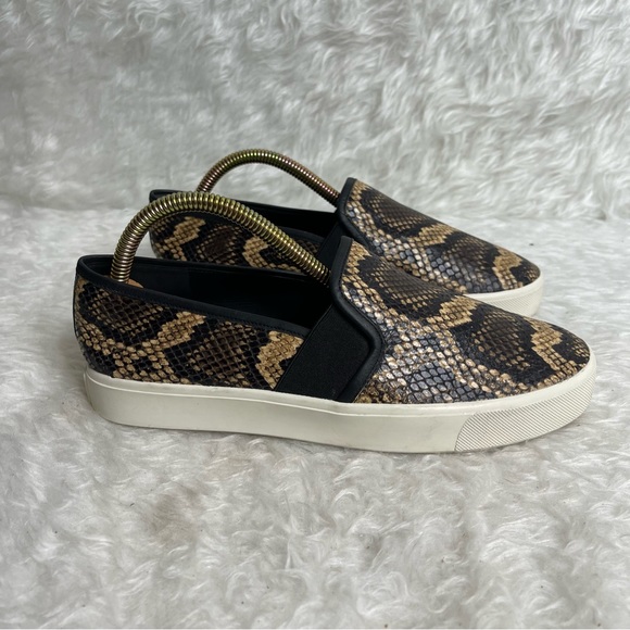 VINCE Slip On Loafer Sneaker 7 Leather Animal Print Snake - Picture 3 of 15